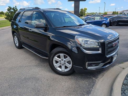 Used 2015 GMC Acadia SLE image 3