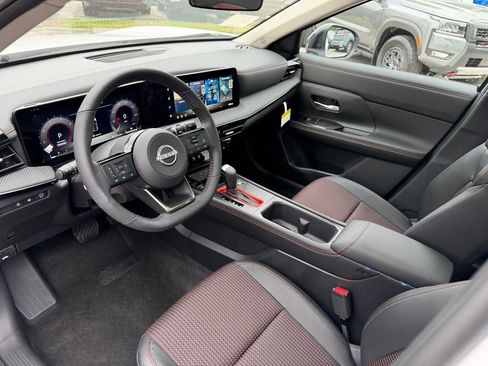 New 2026 Nissan Kicks SR w/ SR Premium Package FWD image 14