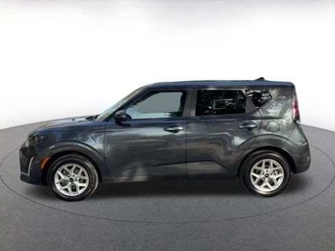 Used 2025 Kia Soul LX w/ LX Technology Package image 9