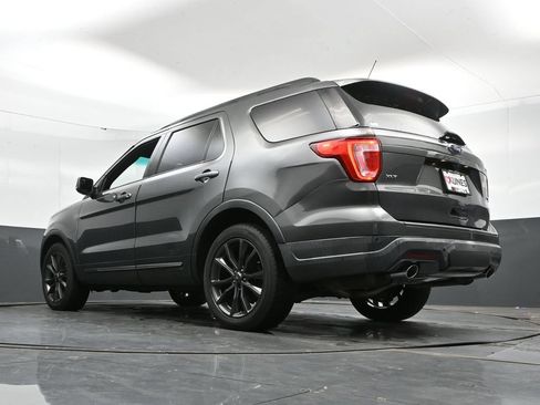 Used 2018 Ford Explorer XLT w/ Equipment Group 202A AWD/4WD image 40