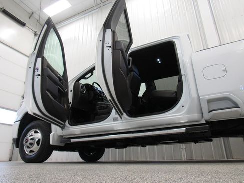 Used 2021 GMC Sierra 3500 Denali AWD/4WD image 23