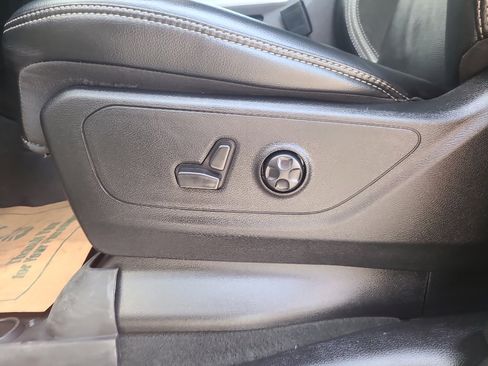 Used 2024 RAM 1500 Laramie AWD/4WD image 19