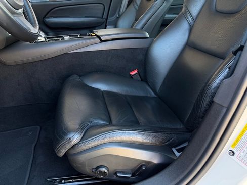 Used 2021 Volvo S60 T8 Inscription w/ Climate Package image 11