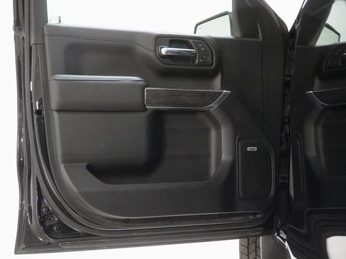 Used 2019 Chevrolet Silverado 1500 LTZ AWD/4WD image 18