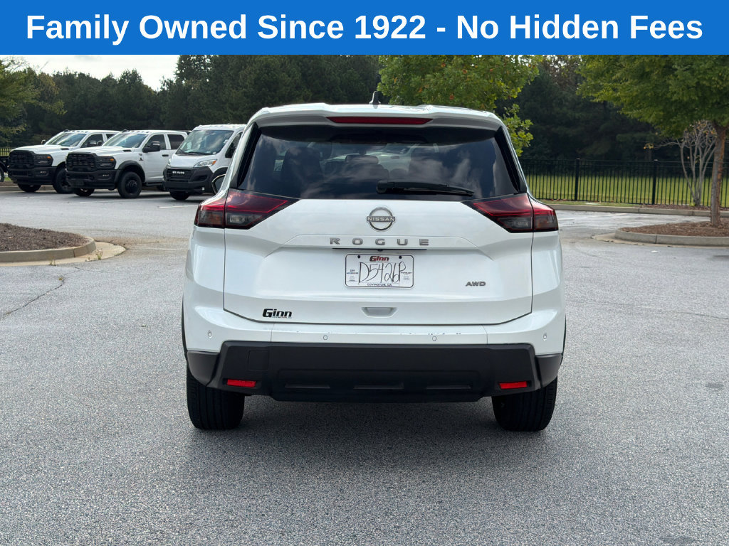 Used 2024 Nissan Rogue S AWD/4WD image 6