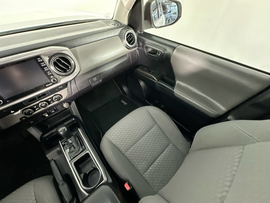Used 2021 Toyota Tacoma SR5 RWD image 11