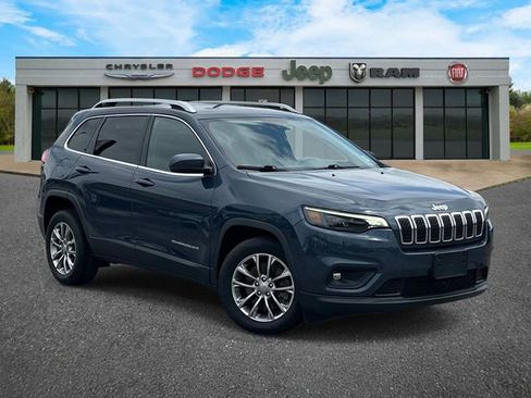 Certified 2020 Jeep Cherokee Latitude Plus w/ Cold Weather Group FWD image 2