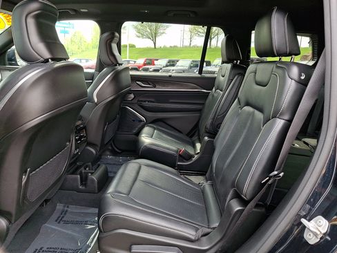 Certified 2023 Jeep Grand Cherokee L Overland w/ Advanced Protech Group III image 10