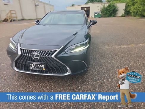 Used 2024 Lexus ES 300h Ultra Luxury w/ Accessory Package (Z1) FWD image 2