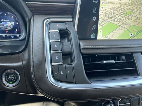 Used 2023 Chevrolet Suburban LT w/ LT Signature Package AWD/4WD image 30