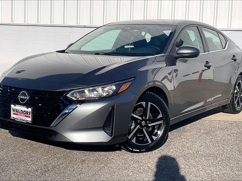 Used 2024 Nissan Sentra SV image 2