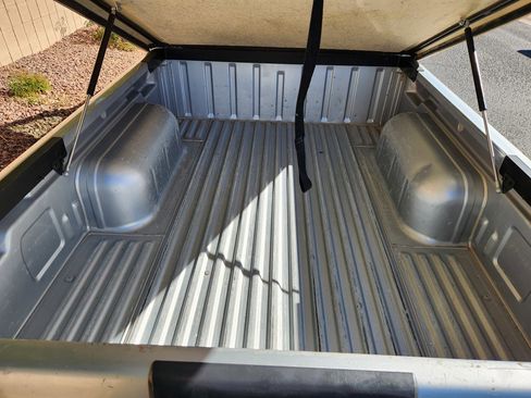 Used 2001 Nissan Frontier XE image 5