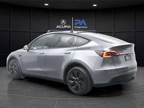 Used 2025 Tesla Model Y Long Range AWD/4WD image 22