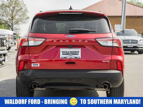 Used 2022 Ford Escape SE w/ SE Sport Appearance Package AWD/4WD image 6