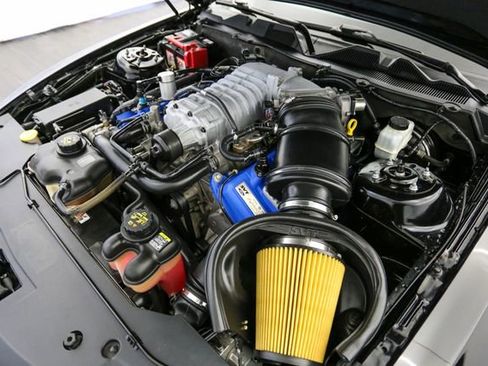 Used 2011 Ford Mustang Shelby GT500 w/ Electronics Pkg RWD image 44