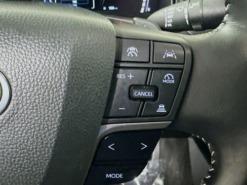 Used 2025 Toyota Camry SE image 17