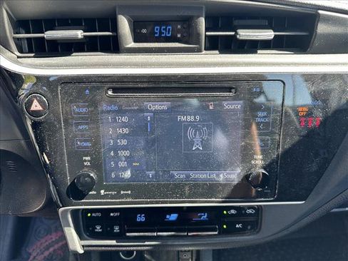 Used 2019 Toyota Corolla LE w/ LE Premium Package w/Moonroof FWD image 14