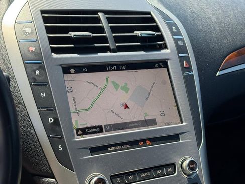 Used 2019 Lincoln MKZ Reserve FWD image 2