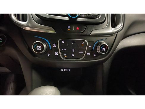 Used 2022 Chevrolet Equinox LT image 12