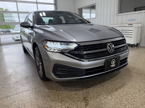 Used 2022 Volkswagen Jetta SE FWD image 29