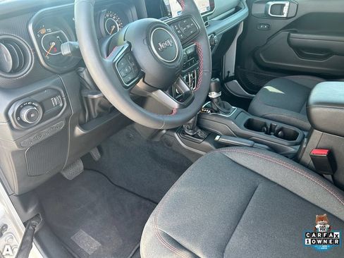 Certified 2024 Jeep Wrangler Unlimited Rubicon AWD/4WD image 20