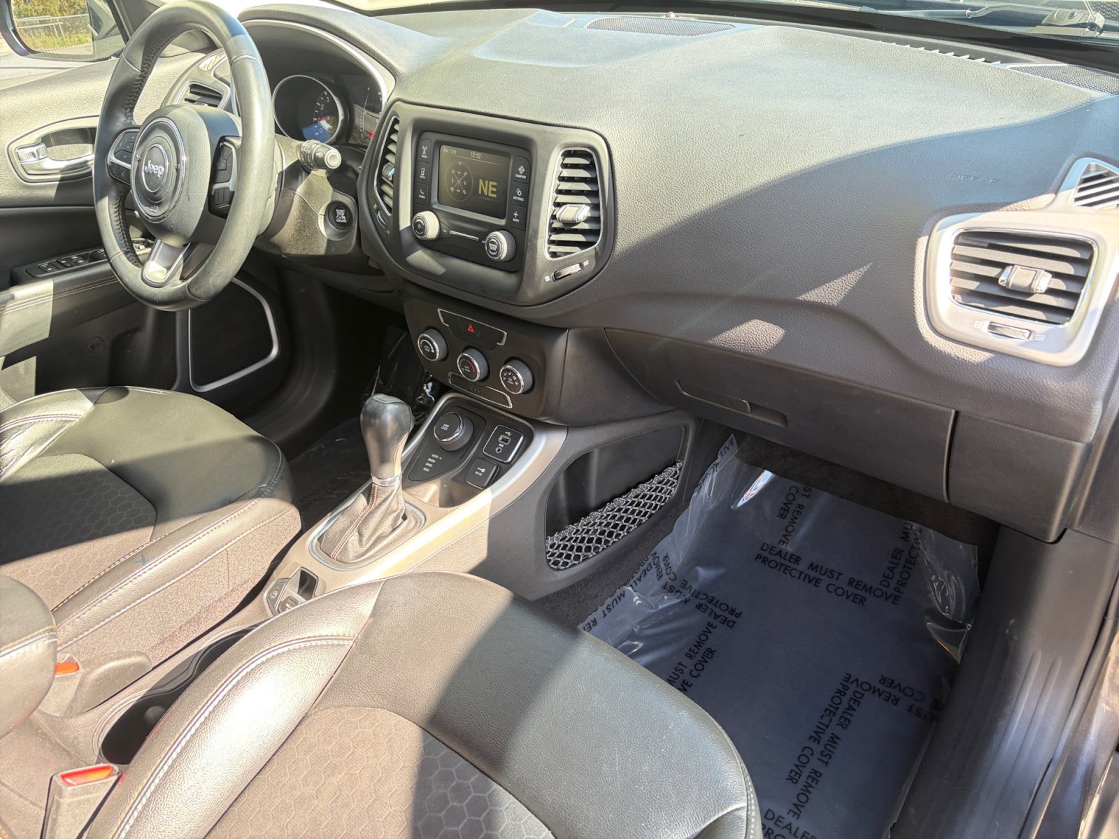 Used 2018 Jeep Compass Latitude AWD/4WD image 28