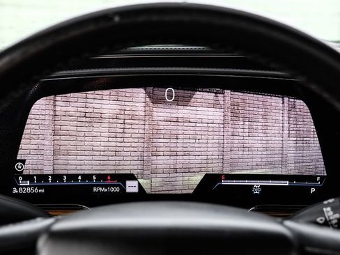 Used 2021 Cadillac Escalade ESV Premium Luxury image 15