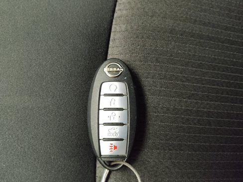 Used 2025 Nissan Altima 2.5 SV FWD image 32