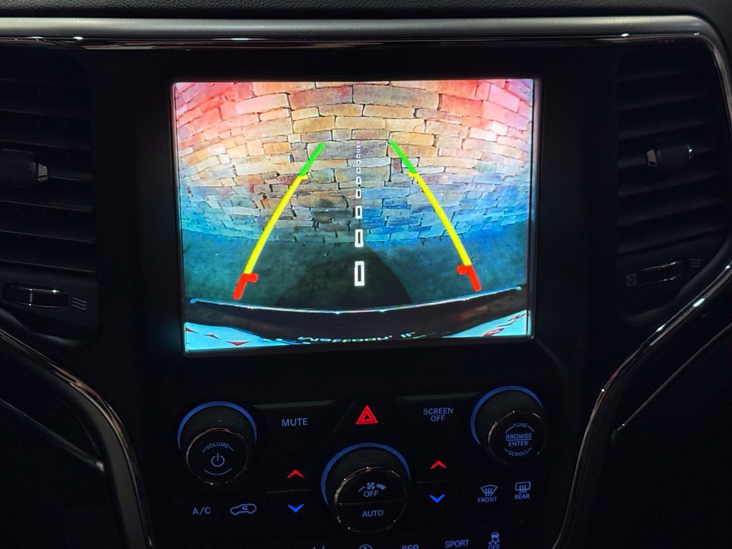 Used 2018 Jeep Grand Cherokee Overland AWD/4WD image 9