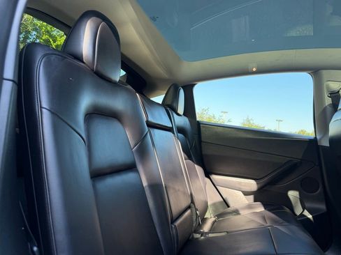 Used 2021 Tesla Model Y Long Range image 27