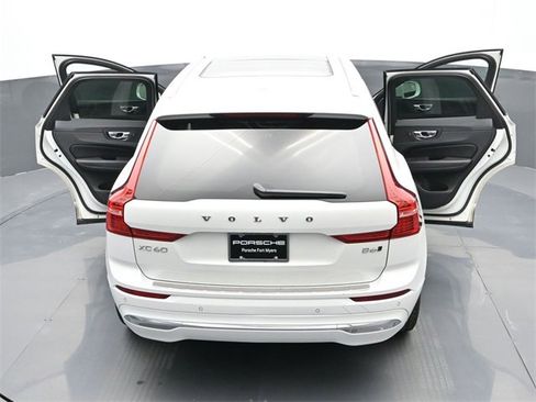 Used 2022 Volvo XC60 B6 Inscription w/ Advanced Package image 22