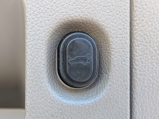 Used 2018 Chevrolet Tahoe LT AWD/4WD image 12