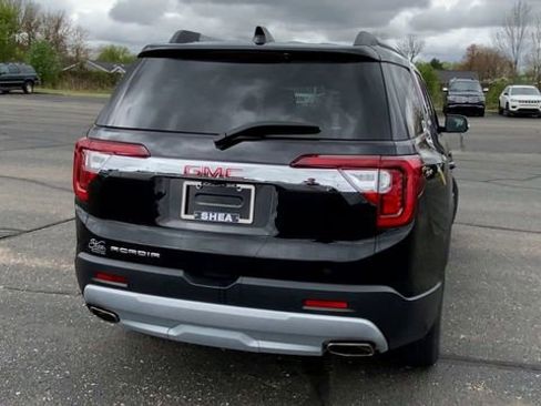 Used 2023 GMC Acadia SLT w/ LPO, Floor Liner Package image 8