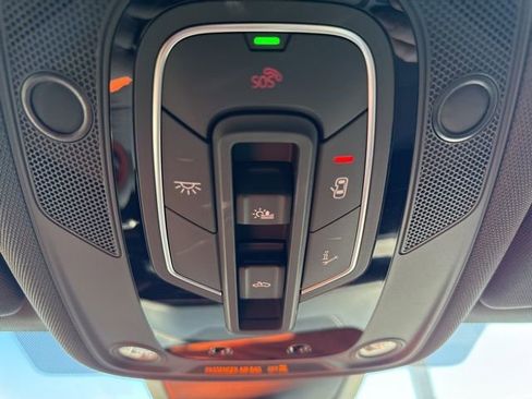 Used 2022 Audi e-tron Chronos w/ Chronos Package image 19