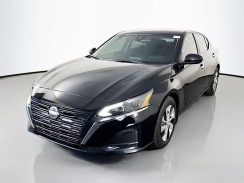 Used 2023 Nissan Altima 2.5 S FWD image 4