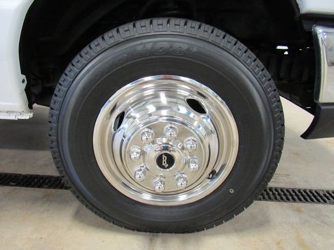 Used 2019 Ford E-450 and Econoline 450 Super Duty w/ Power Windows & Locks Group RWD image 8