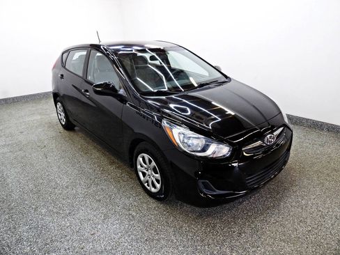 Used 2014 Hyundai Accent GS FWD image 3