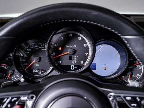 Certified 2019 Porsche 911 Turbo S image 24