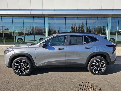 New 2026 Chevrolet Trax RS w/ Driver Confidence Package image 2