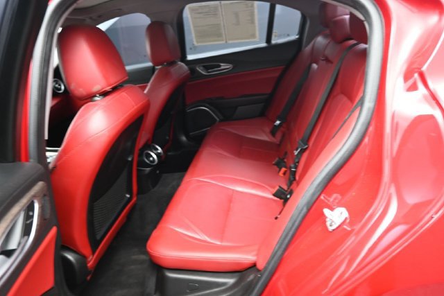 Used 2019 Alfa Romeo Giulia Ti RWD image 9