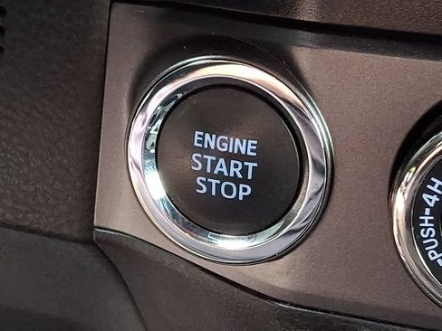 Used 2020 Toyota Tacoma TRD Sport AWD/4WD image 22