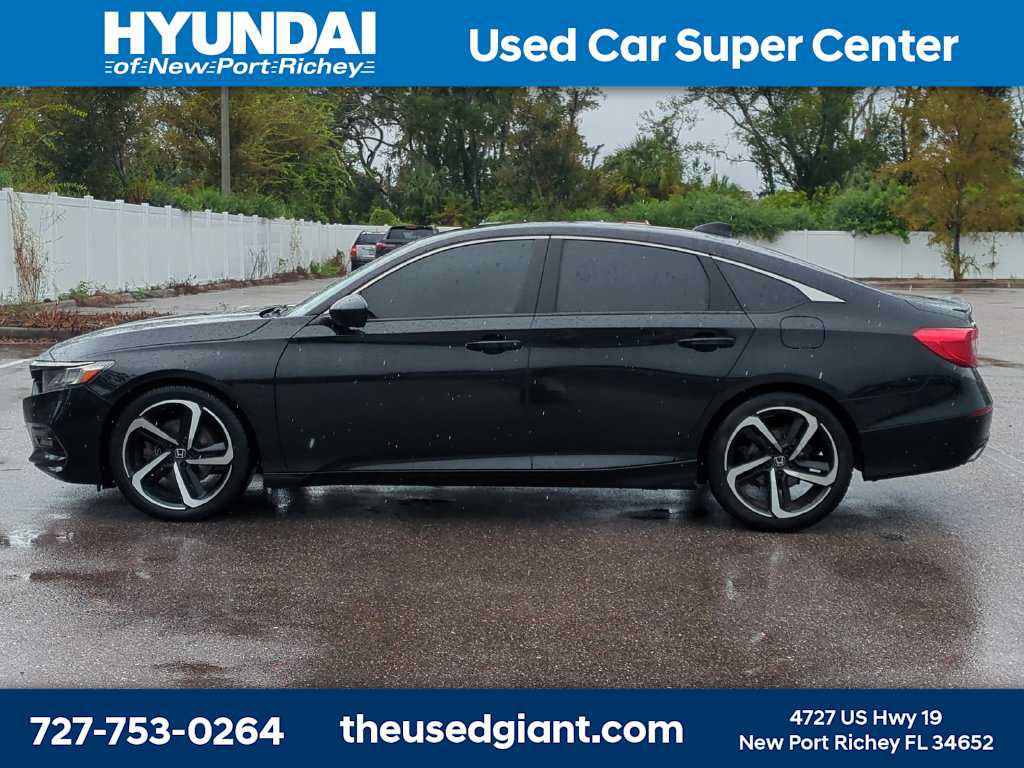 Used 2018 Honda Accord Sport image 2