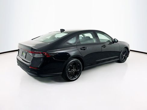 Used 2025 Honda Accord SE image 9
