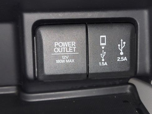 Used 2018 Honda Pilot Touring image 25