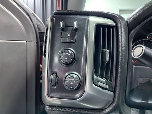 Used 2018 Chevrolet Silverado 1500 LT w/ All Star Edition image 19