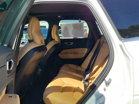 Used 2021 Volvo XC60 T5 Inscription FWD image 14