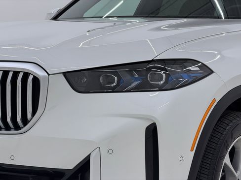 Used 2025 BMW X5 xDrive40i w/ Climate Comfort Package image 11