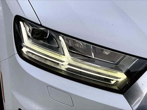 Used 2017 Audi Q7 3.0T Premium Plus image 30