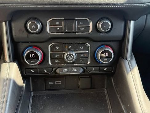 Used 2022 Chevrolet Tahoe Z71 w/ Luxury Package AWD/4WD image 36