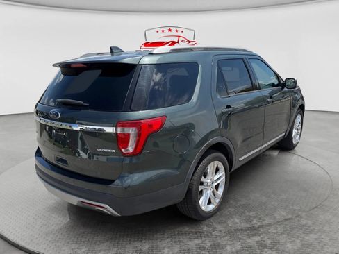 Used 2016 Ford Explorer XLT w/ Equipment Group 202A FWD image 5